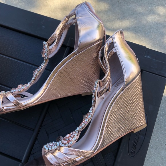 GORGEOUS!!! - Picture 3 of 3